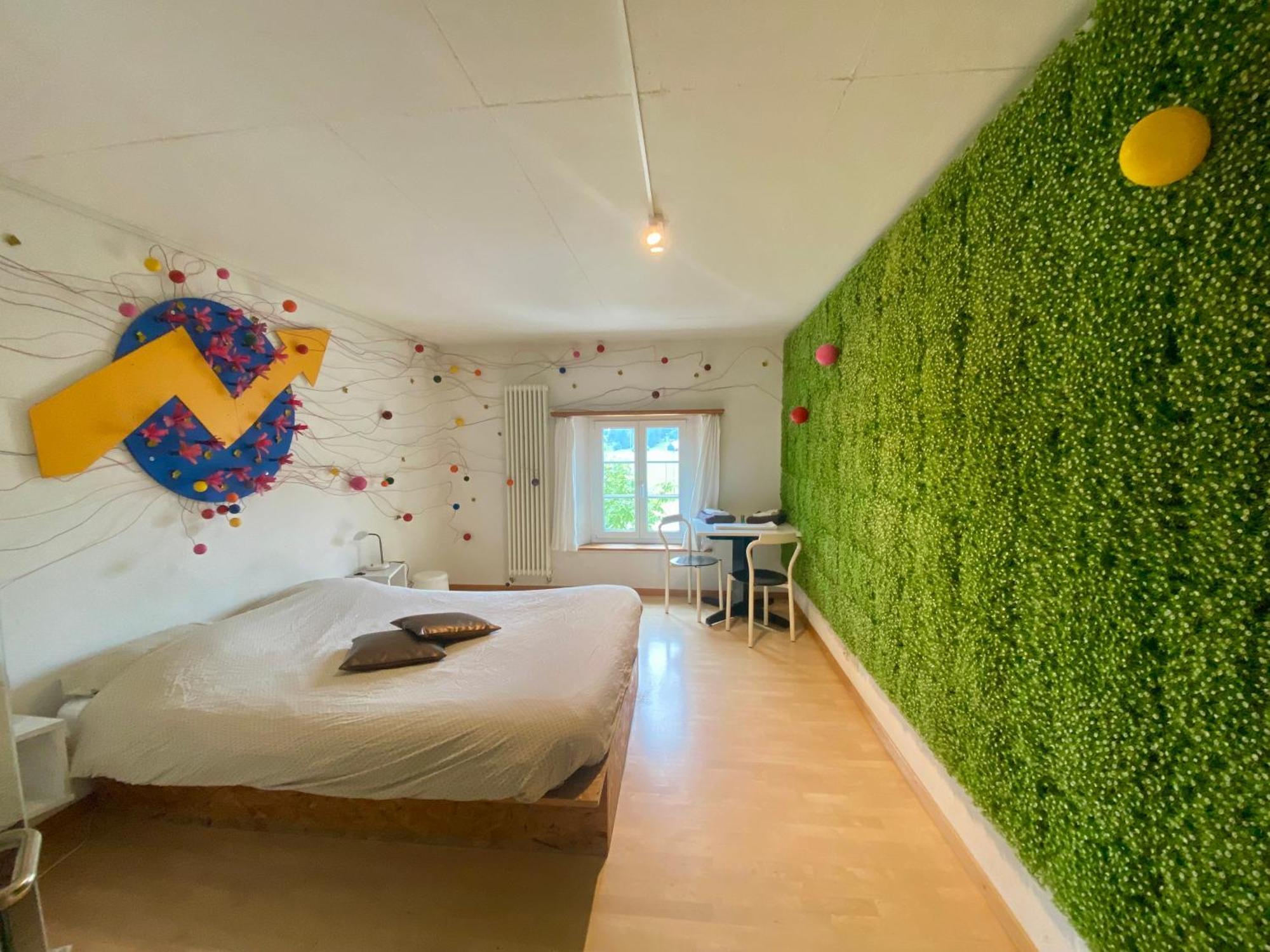 Cafe Du Soleil Hotel แซนเญอเลชิเยร์ ภายนอก รูปภาพ